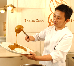 店長：山田　浩二